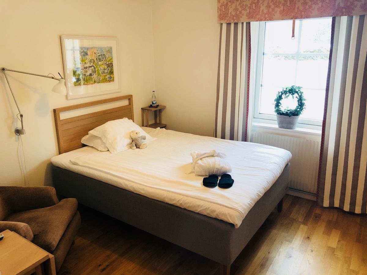Hotel Balingsholm à Huddinge Extérieur photo