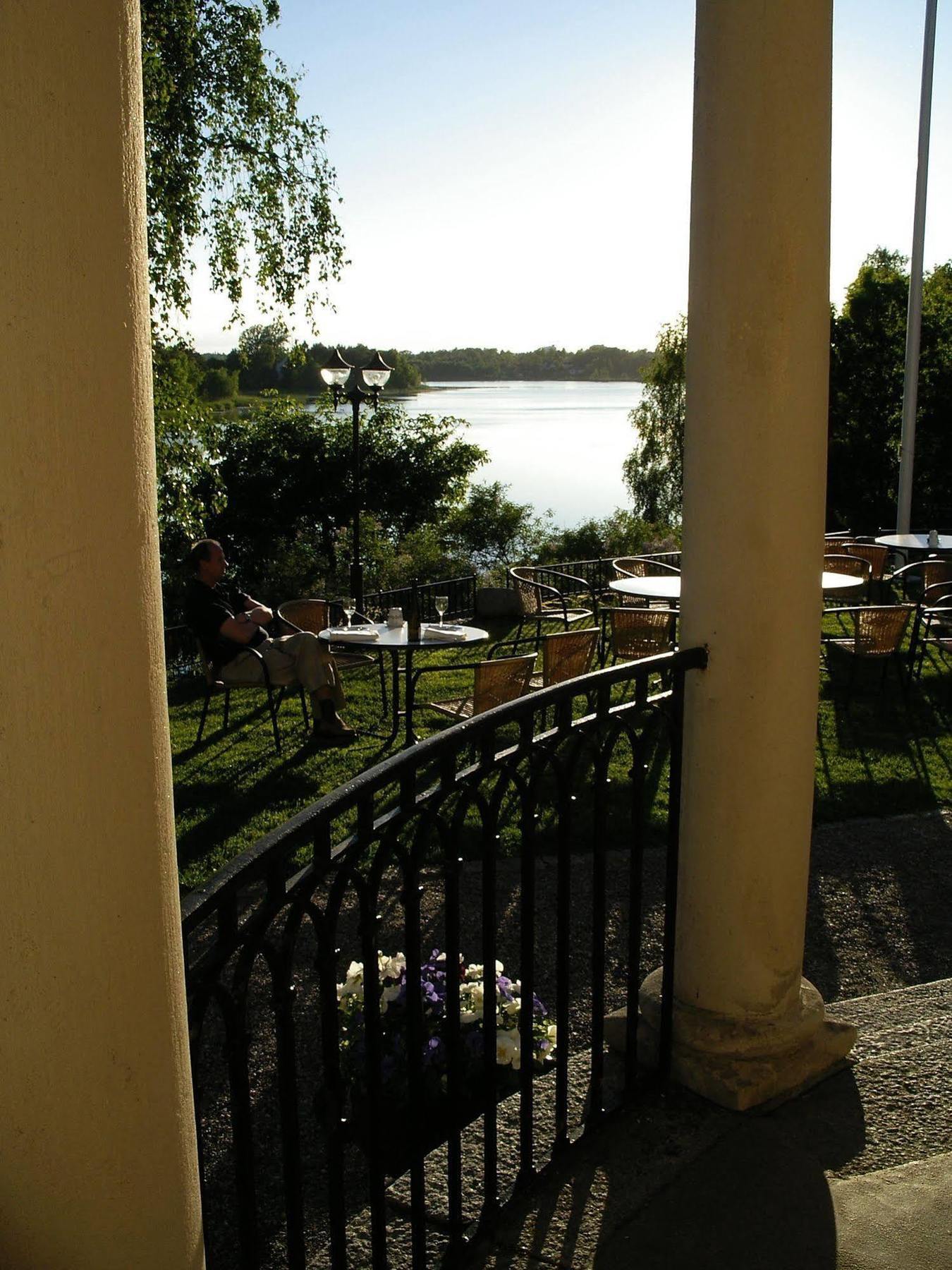 Hotel Balingsholm à Huddinge Extérieur photo