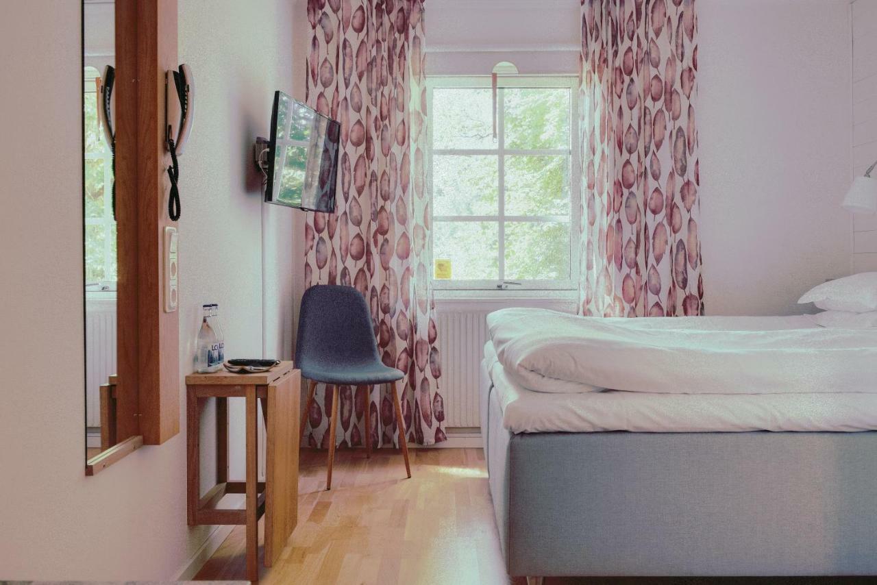 Hotel Balingsholm à Huddinge Extérieur photo